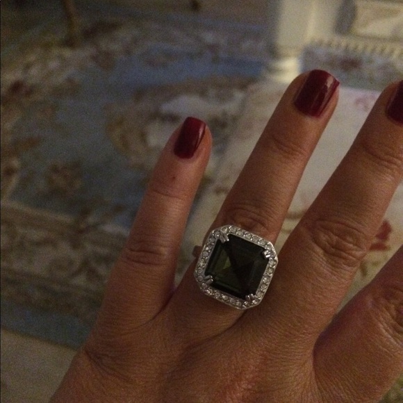 Pretty ring - Picture 2 of 2